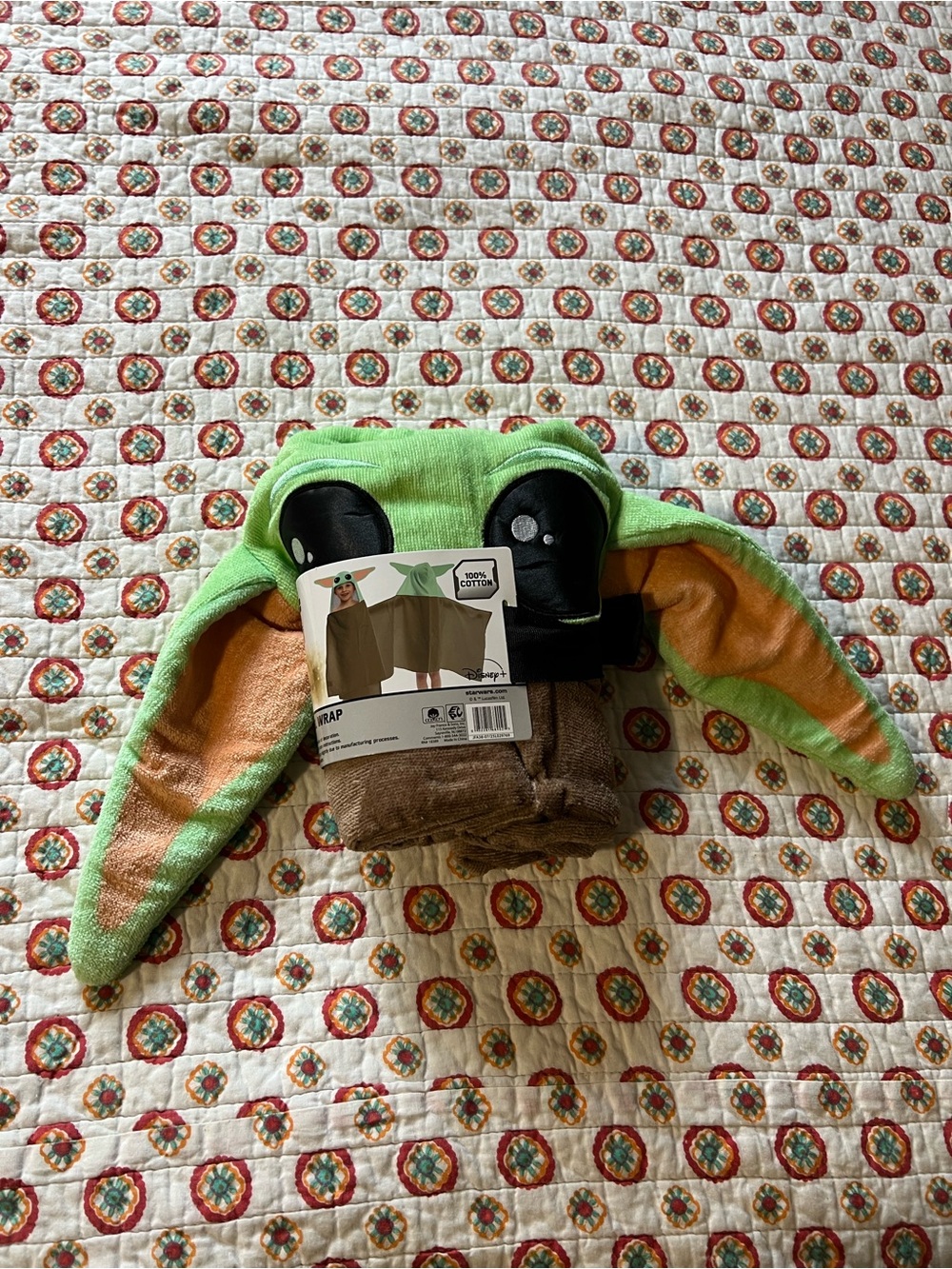 NWT Star Wars Baby Yoda Mandalorian Hooded Towel